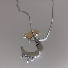 Load image into Gallery viewer, Melting Moon Necklace